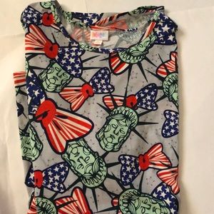 Lularoe Plus size Patriotic Top!